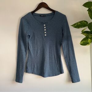 PattyBoutik Blue Long Sleeve Henley | women’s S‎